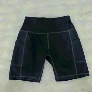 Women’s Grey Exercise  Sports Biker Shorts with Side Pockets in size Medium